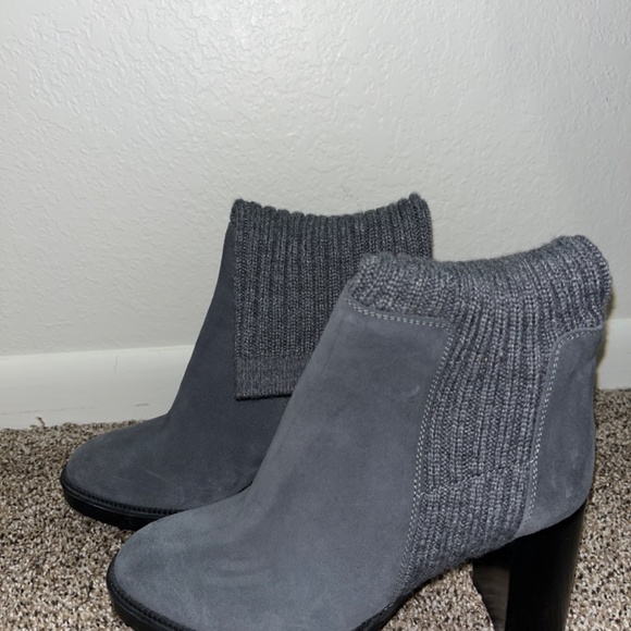 Grey sweater boots - Picture 3 of 3